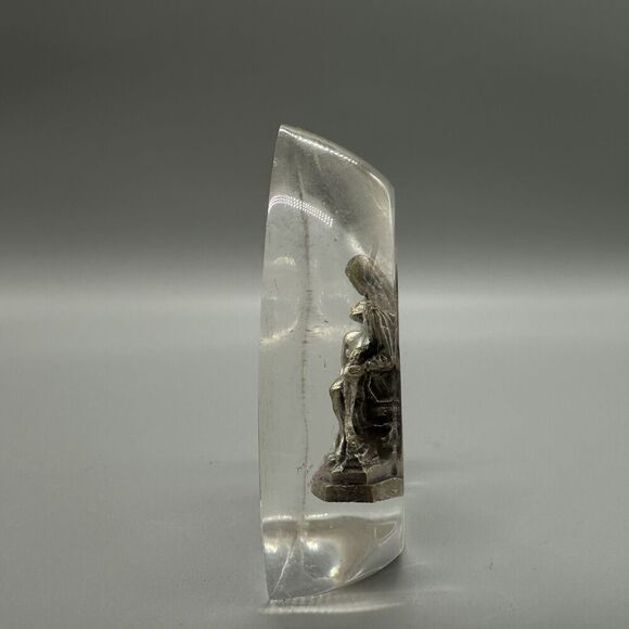 Vintage Pieta By Michelangelo Creed Etched Glass Statue Figurine 2.75x2.25 READ - Picture 3 of 11